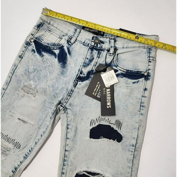Road Narrows Boys - Size 14 - Light Wash Denim Distressed Jean Shorts - Picture 4 of 10